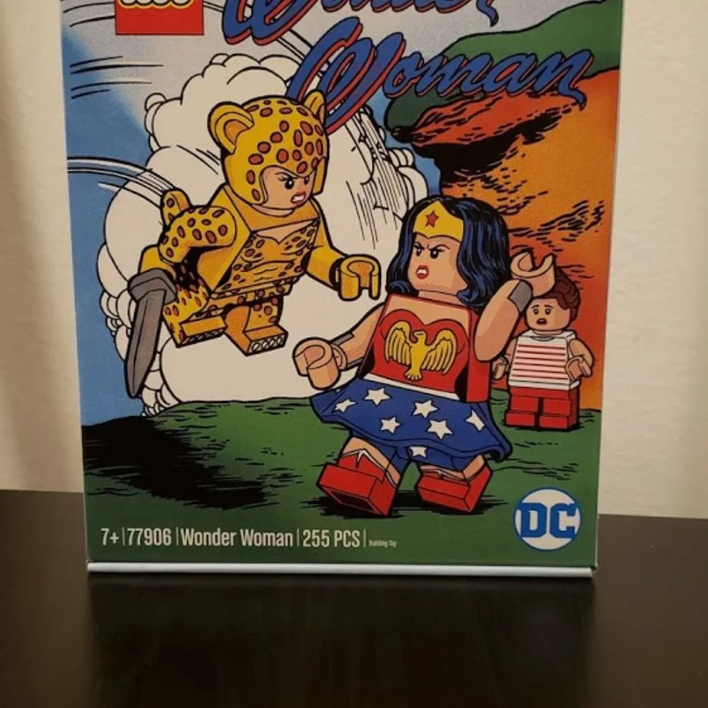 SEALED - LEGO DC Wonder Woman 77906 SDCC E…